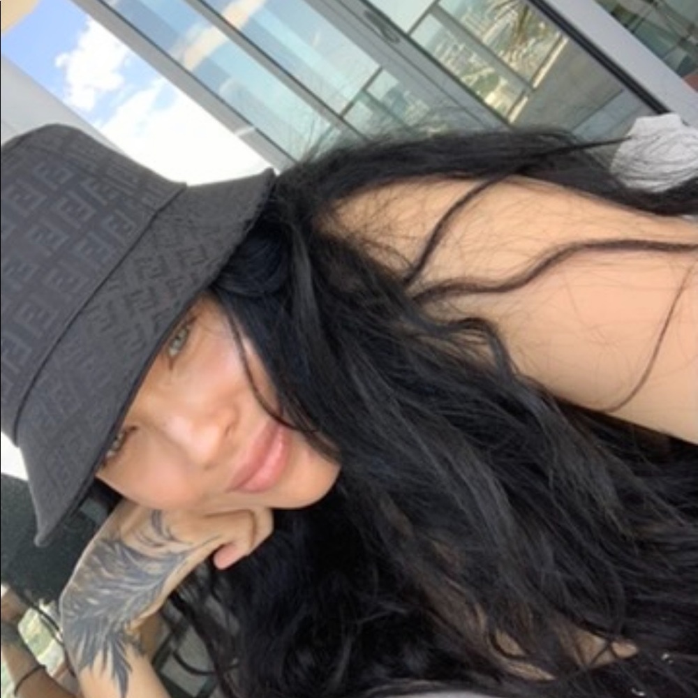Fendi Black Bucket Hat - Picture 2 of 5